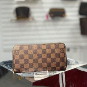 Louis Vuitton Zippy Damier Ebene Wallet